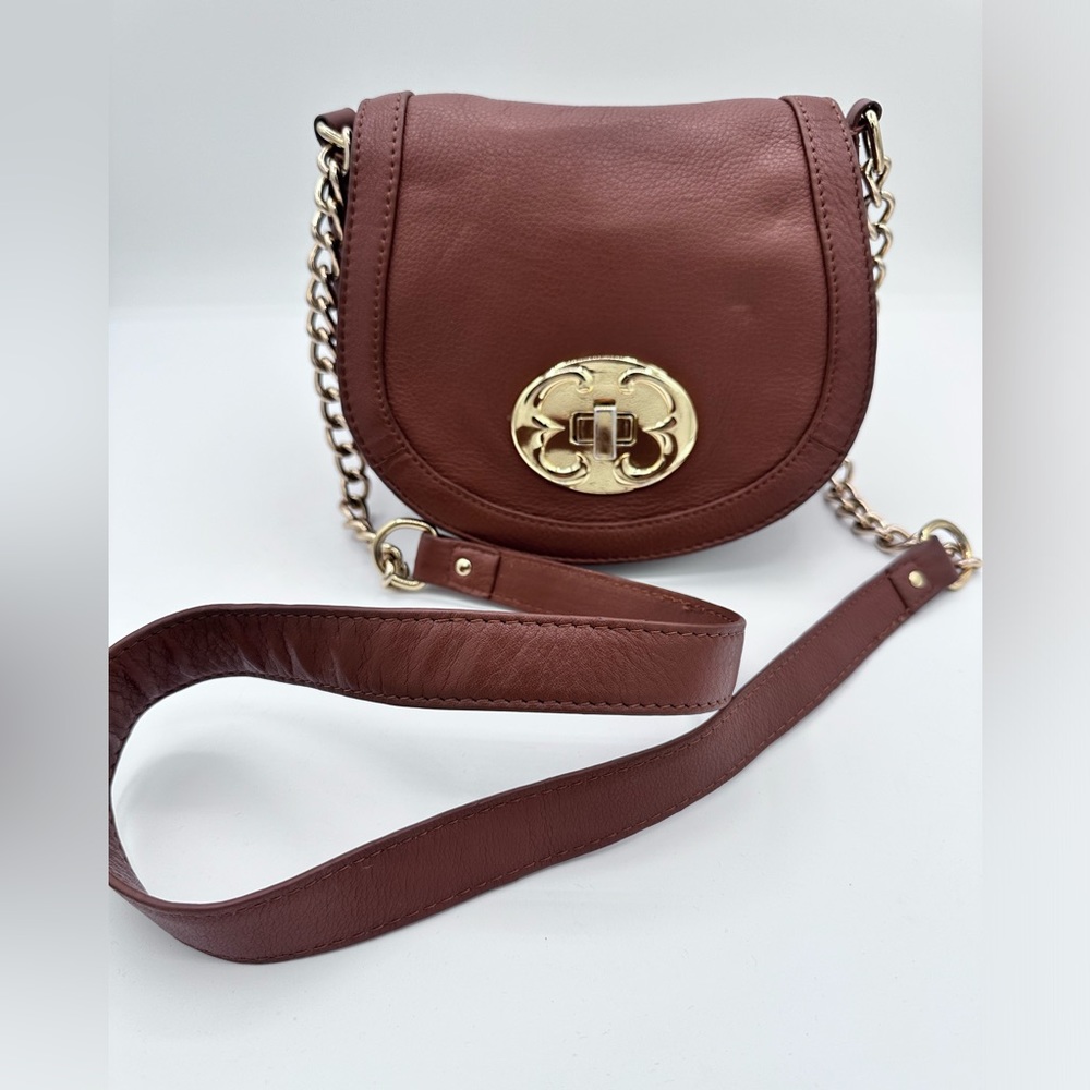 Emma Fox Leather Crossbody Gold Chain Purse brown. Super cute interior